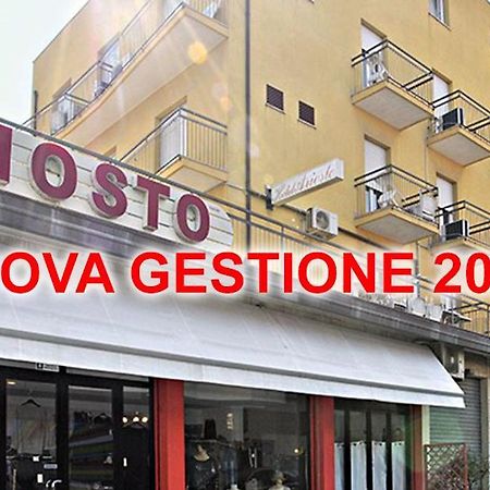 Hotel Ariosto Rimini Exterior foto