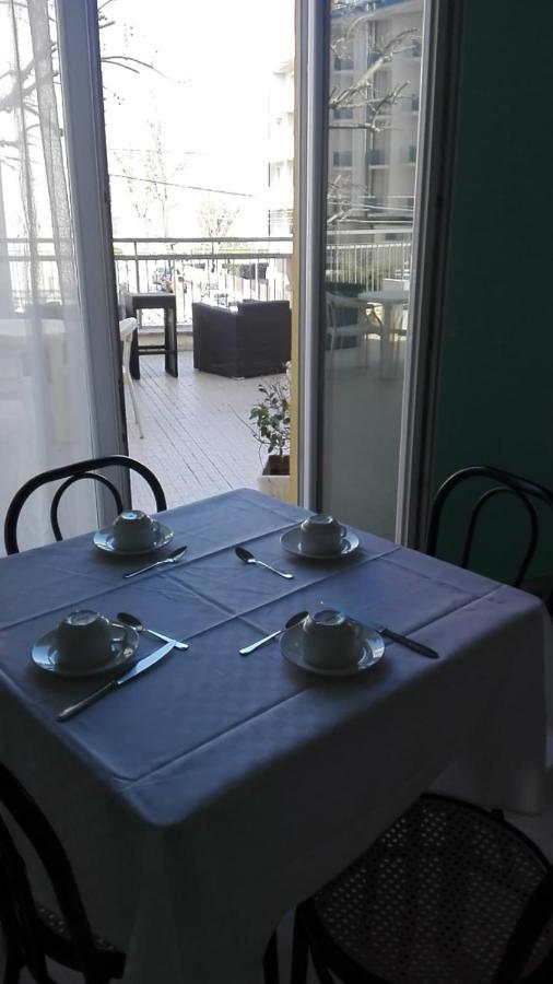 Hotel Ariosto Rimini Exterior foto